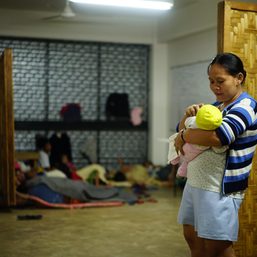 IN PHOTOS: 280 families in Guiuan evacuate ahead of Urduja landfall