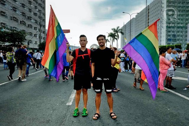 Pendukung persamaan hak kaum gay dan lesbian di Manila, Filipina. Foto oleh George Moya/Rappler 