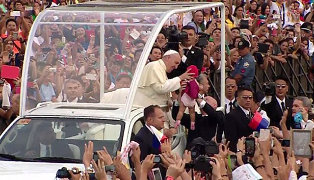 Pope Francis now in MOA to meet with families