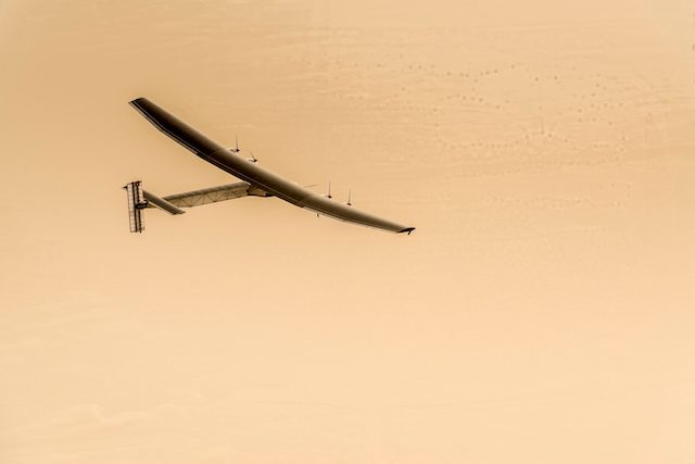 Solar plane completes 1st leg of epic round-the-world bid