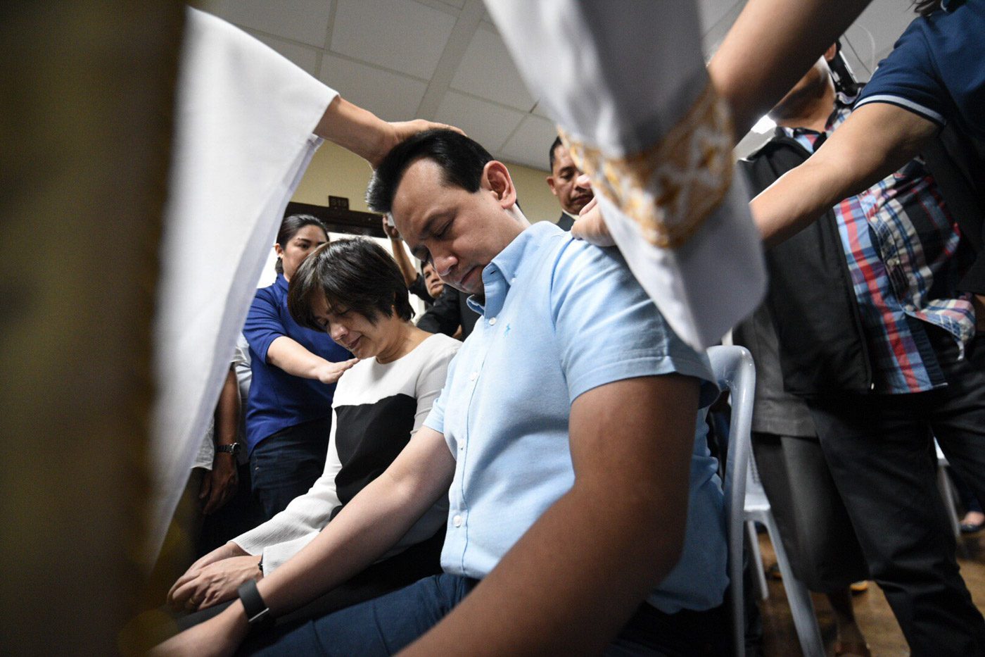 OPPOSITION MARTYR. Supporters of Senator Antonio Trillanes IV gather for a mass followed by a pray-over at the Senate on September 6, 2018. Photo by Alecs Ongcal/Rappler 