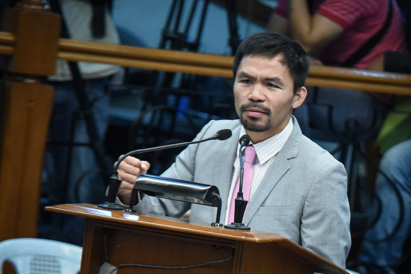 INQUIRY. Pacquiao, a member of the majority, spoke in a mix of Bisaya and Filipino in confronting Matobato over his inconsistencies. Photo by LeAnne Jazul/Rappler 