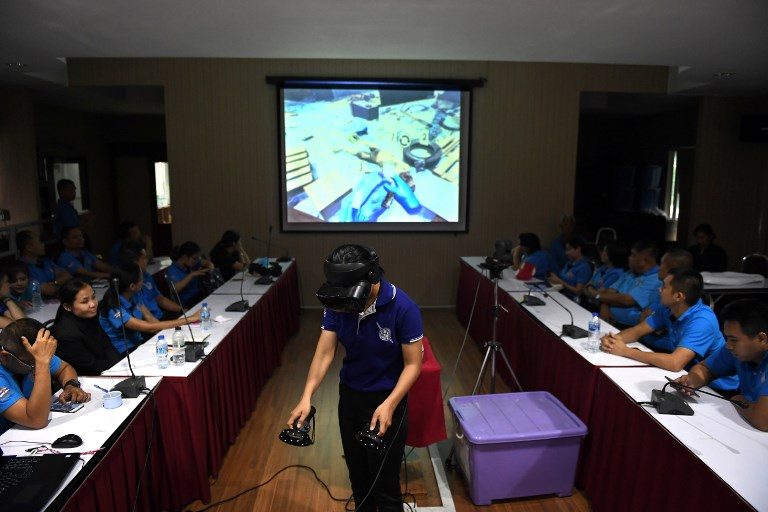 Bodybags, rats, waste: Disaster response turns to VR for grim training