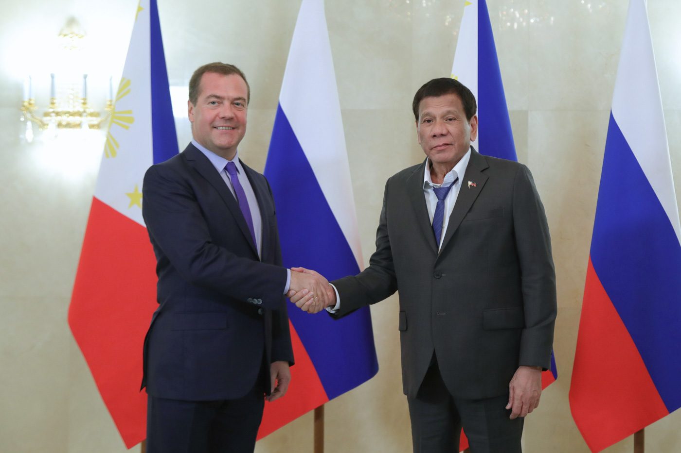 ‘Drunk chap’: Duterte twitted for ‘unkempt’ look in meeting with Russian PM