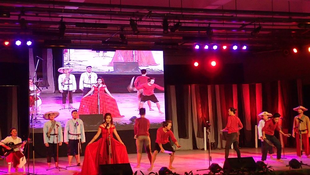 HISTORICAL. The Bicolano cluster performed a dramatic dance also illustrating their region’s revolt against colonizers.
 