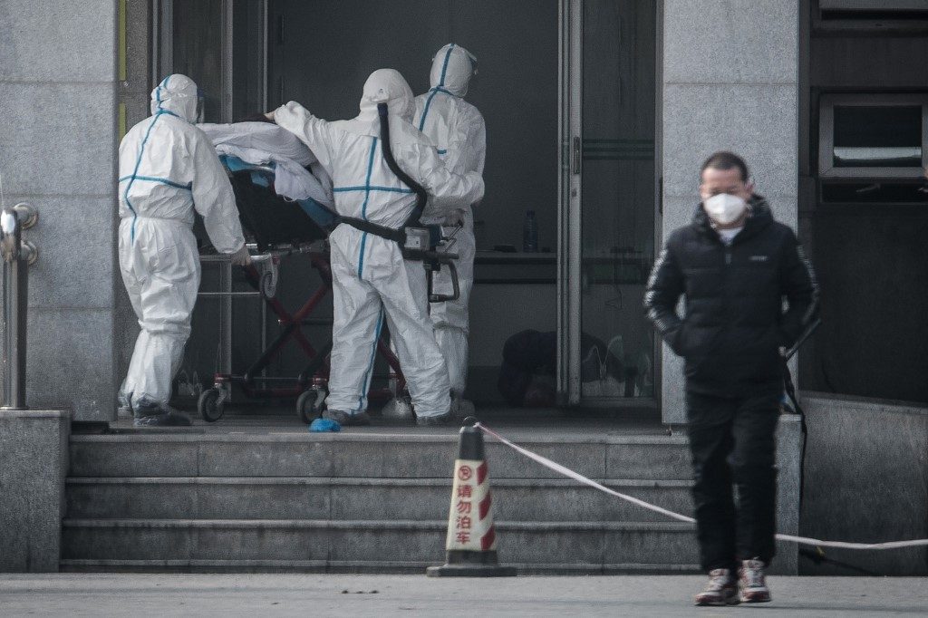 China virus death toll surges past 300