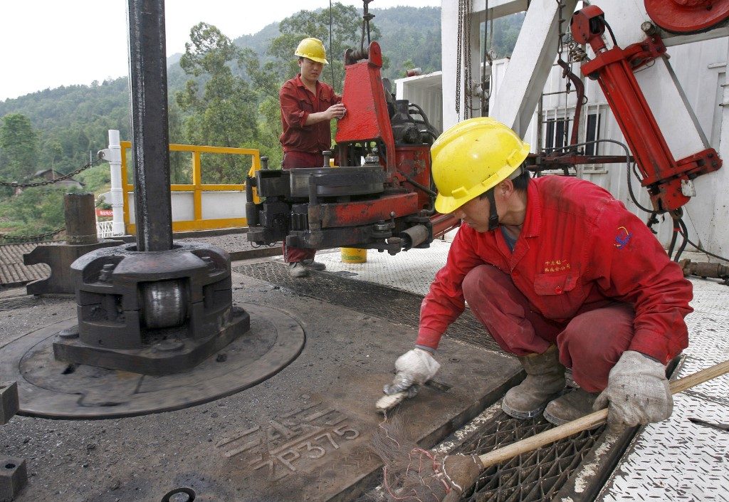 China opens oil and gas exploration to foreign firms