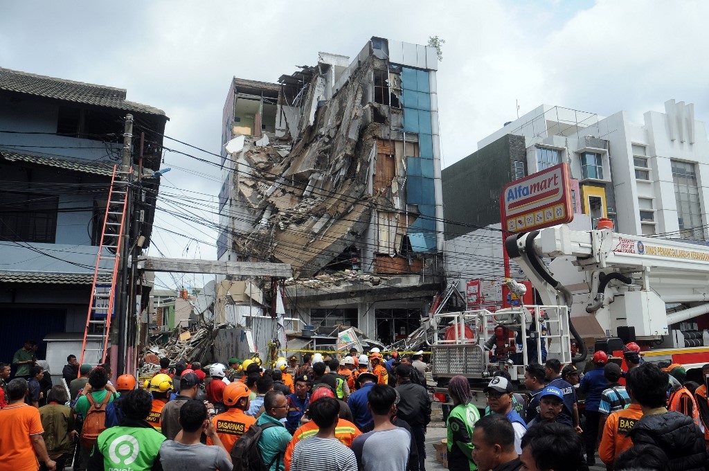 At least 2 injured in Jakarta building collapse