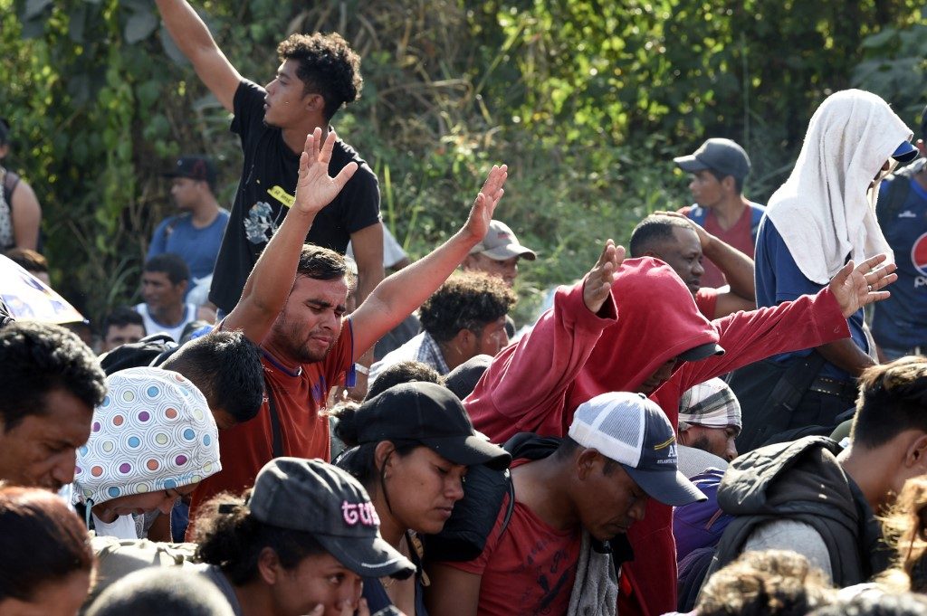 Mexico detains 800 Central American migrants headed to U.S.