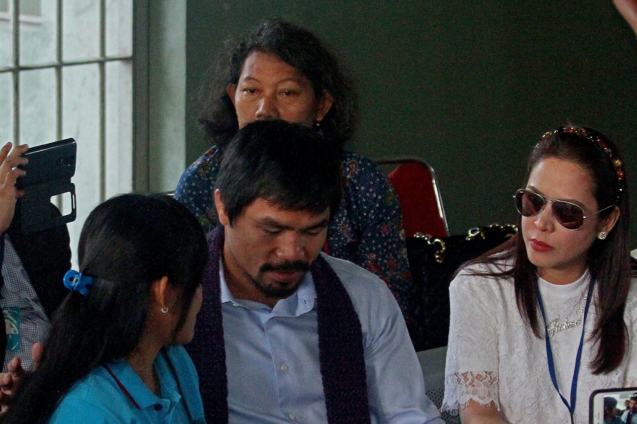 Petinju asal Filipina, Manny Pacquiao mengunjungi terpidana mati narkoba asal Filipina, Mary Jane di Lapas Wirogunan, Yogyakarta, Jumat (10/7). Kunjungan Manny Pacquiao tersebut untuk memberikan dukungan moral kepada terpidana mati narkoba, Mary Jane. 