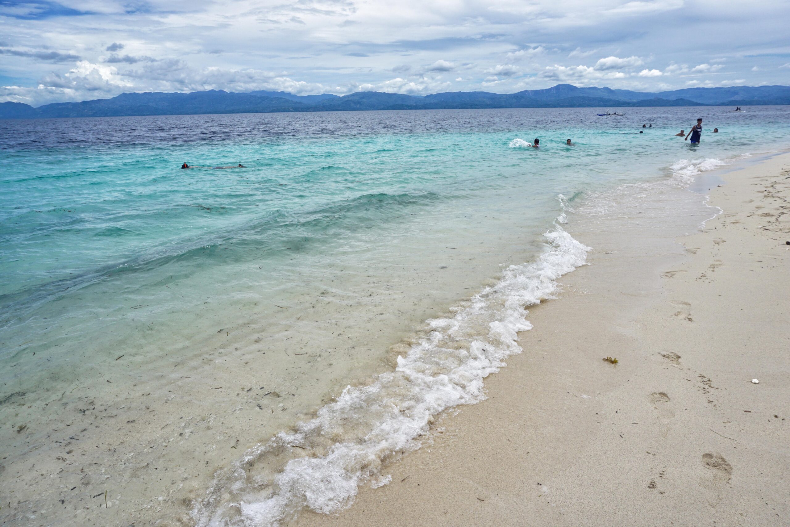 Banned: Entry to beaches in Cebu province