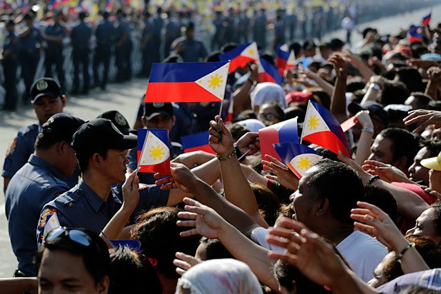 Even veteran Vatican reporters blown away by Filipino crowds