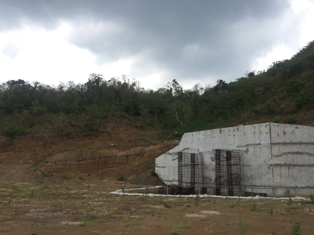 Perusahaan milik Lopez mengatakan lokasi penambangan di Batangas belum beroperasi