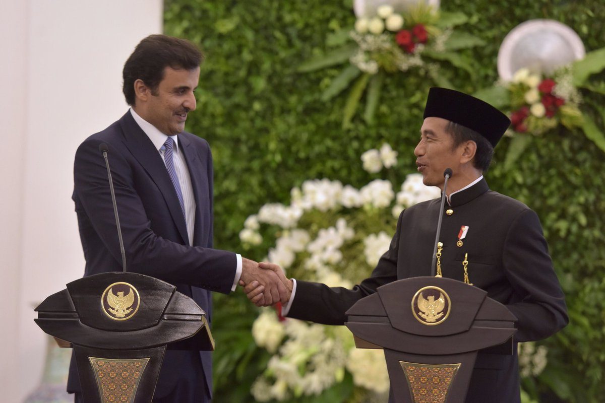 Terima kunjungan Emir Qatar, Jokowi titipkan 30 ribu WNI