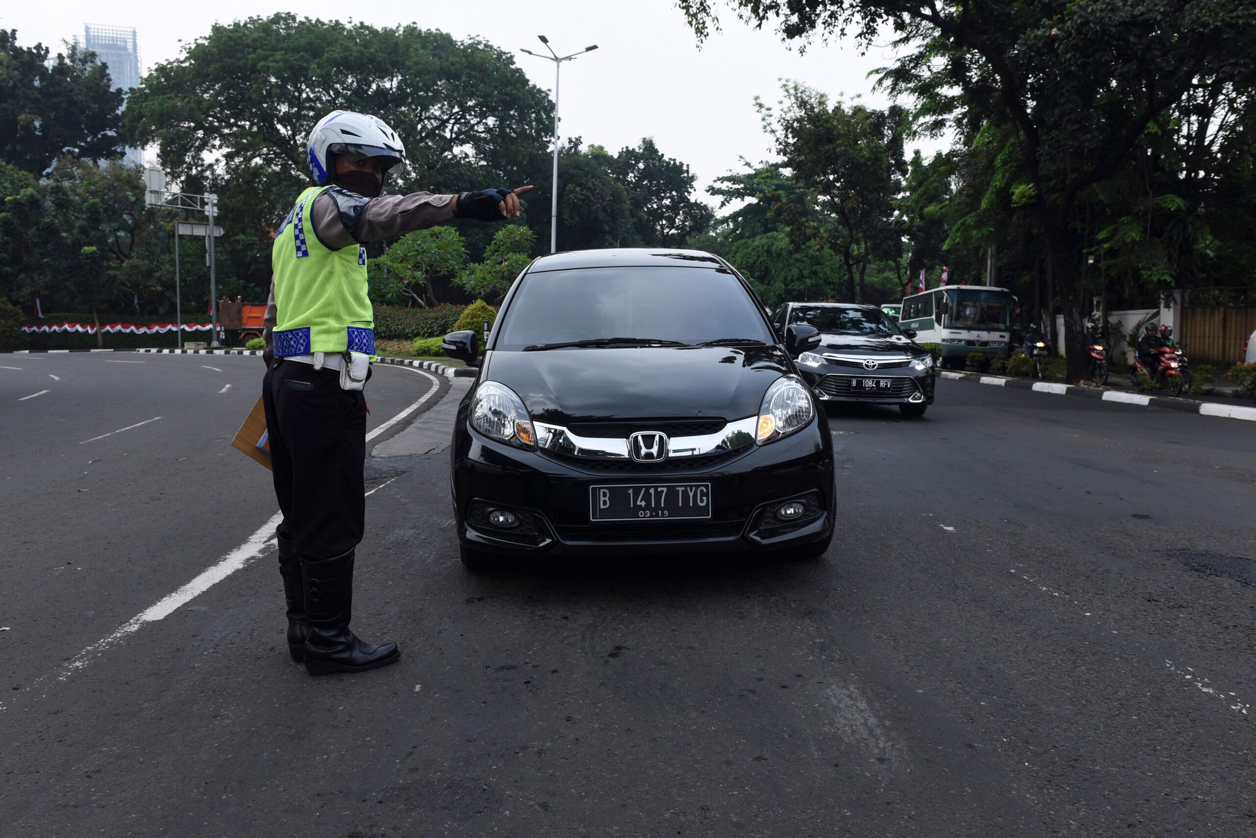 Cara pengendara mobil di Jakarta menyiasati sistem ganjil-genap