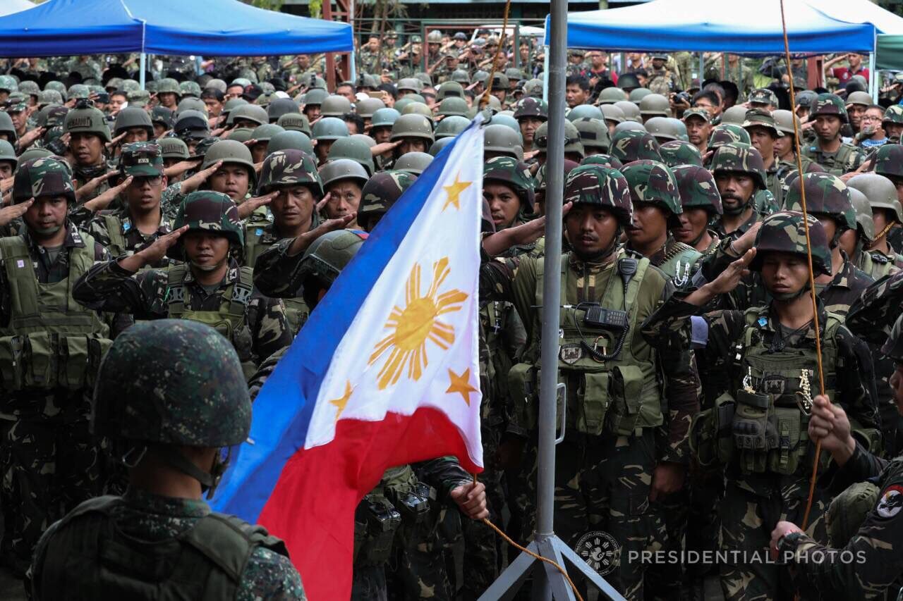 House OKs on 3rd reading pay hike for cops, soldiers