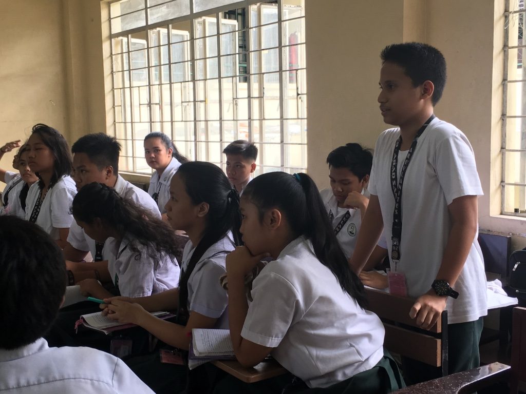 VALUES FORMATION. Teachers hope that through their lessons, students will realize why using illegal drugs is wrong. Photo by Mara Cepeda/Rappler  