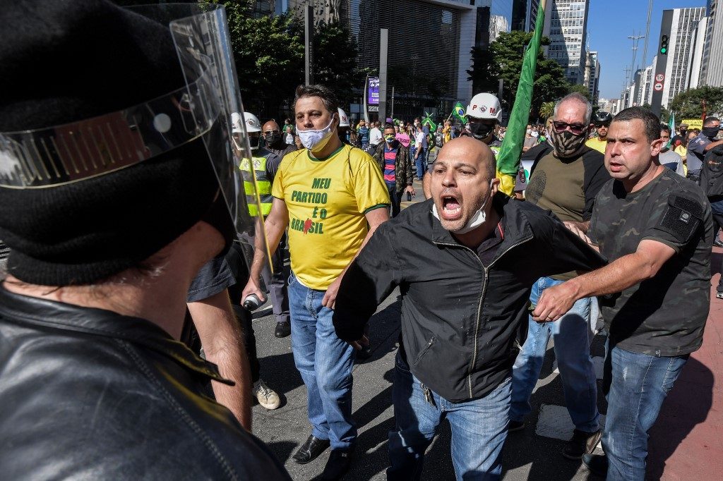 Brazil’s Bolsonaro rallies supporters as U.S. sends unproven drug