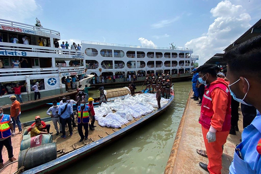 23 die in Bangladesh ferry accident – emergency services
