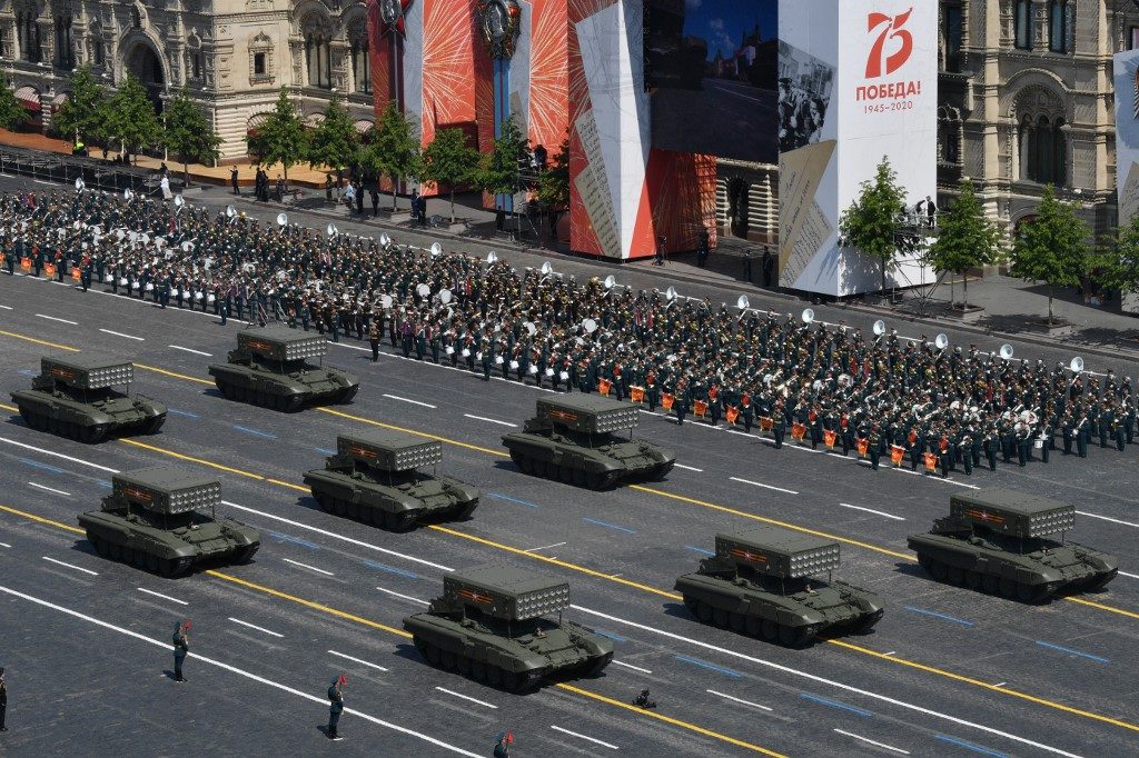 Russia stages grand WWII parade ahead of vote on Putin reforms