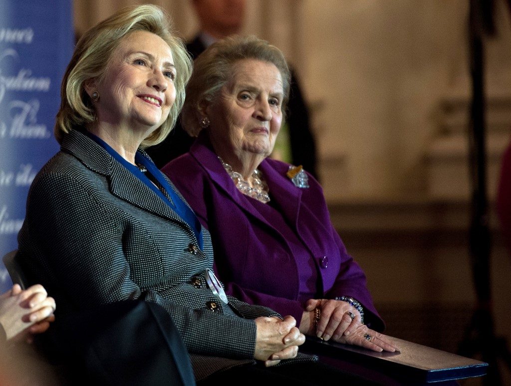 Hillary Clinton, Madeleine Albright stand with Maria Ressa