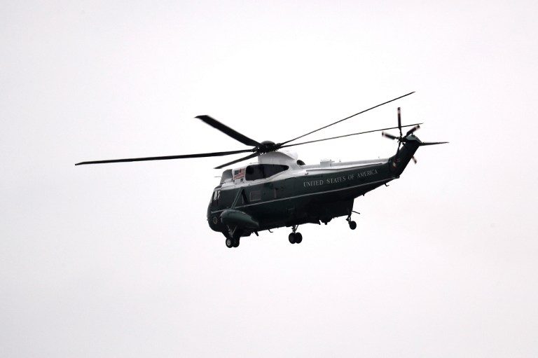 GOODBYE, OBAMA. A military helicopter carries former president Barack Obama and Michelle Obama from the U.S. Capitol on January 20, 2017 in Washington, DC. Rob Carr/Getty Images/AFP 