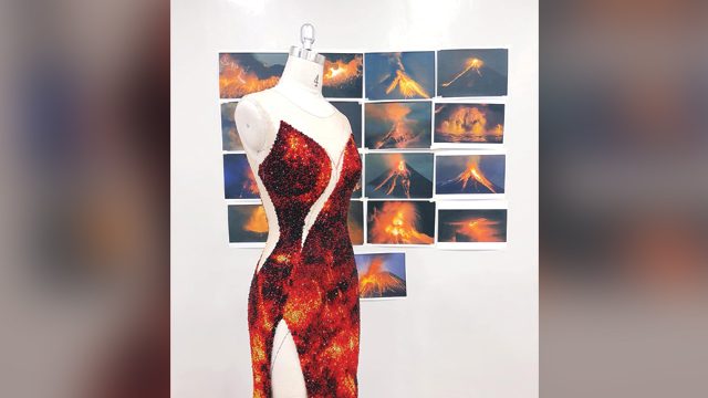 LOOK: Catriona Gray wears a ‘Mayon’ gown in Miss Universe 2018