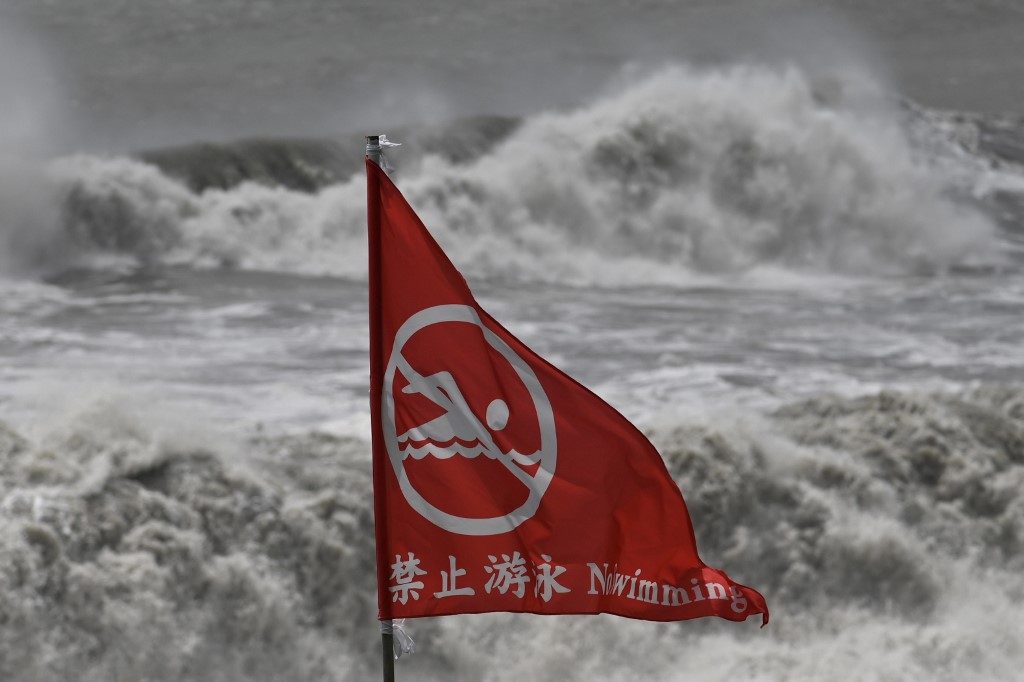 Super Typhoon Lekima barrels towards China
