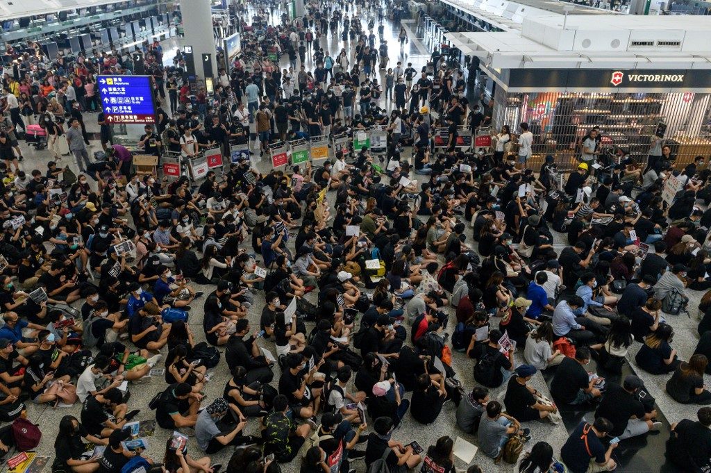 Hong Kong airport suspends all check-ins