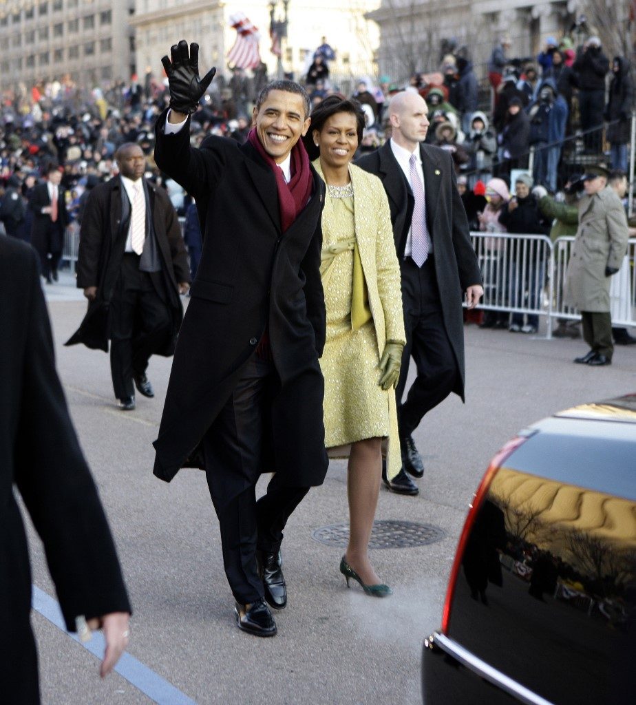 INAGURAL 2009. File photo shows former US President Barack Obama and First Lady Michelle walk the Inaugural Parade route after Obama was sworn in as 44th US president January 20, 2009 in Washington, DC. Michelle wore an Isabel Toledo dress for the event. Photo by Doug Mills / POOL / AFP 