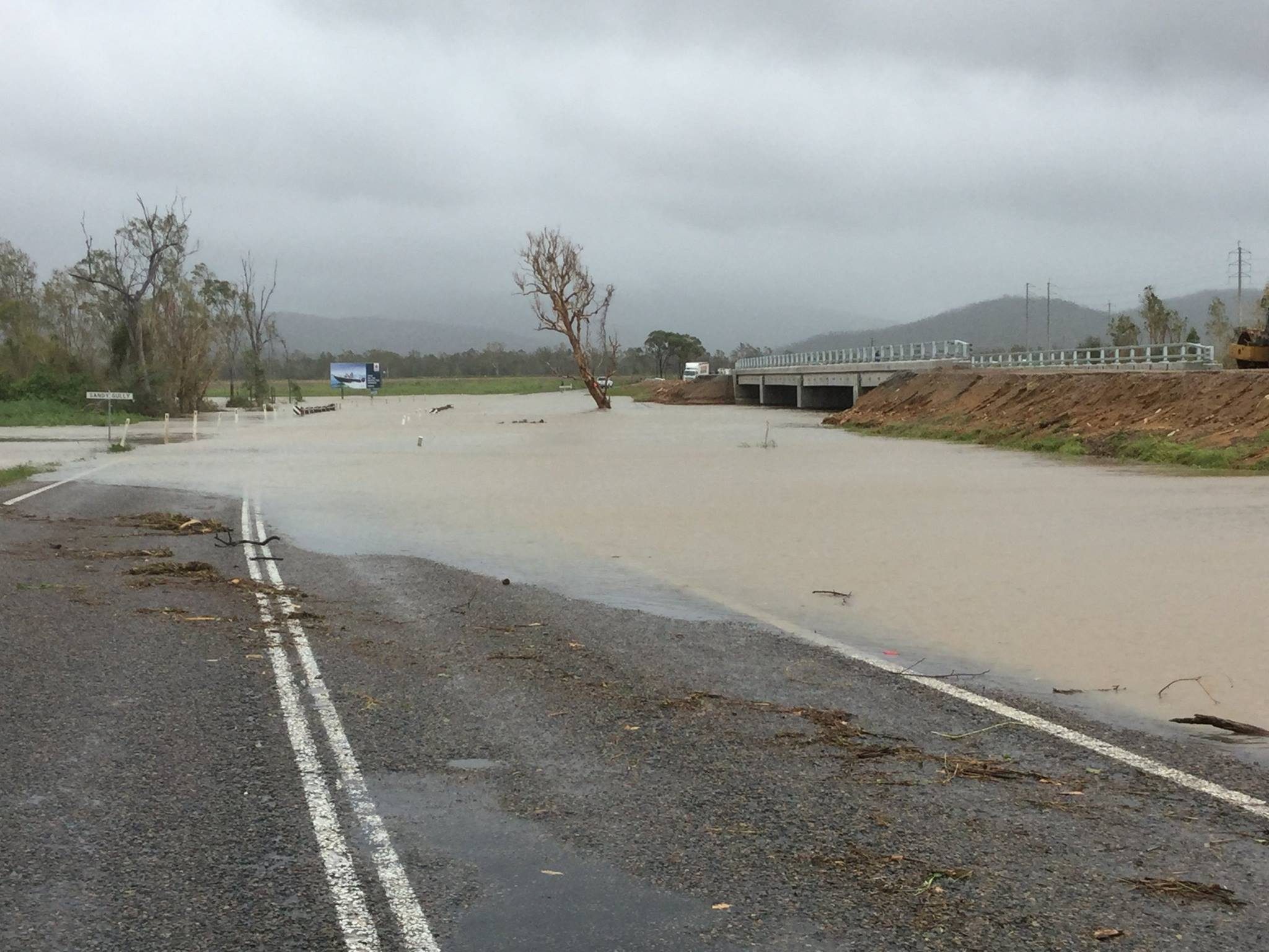 Military mobilizes to help cyclone-ravaged Australian region