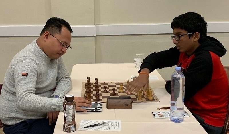 MOMENTUM. Mark Paragua (left) looks to sustain his solid form after winning two online chess tournaments. Photo from chessbase.com 