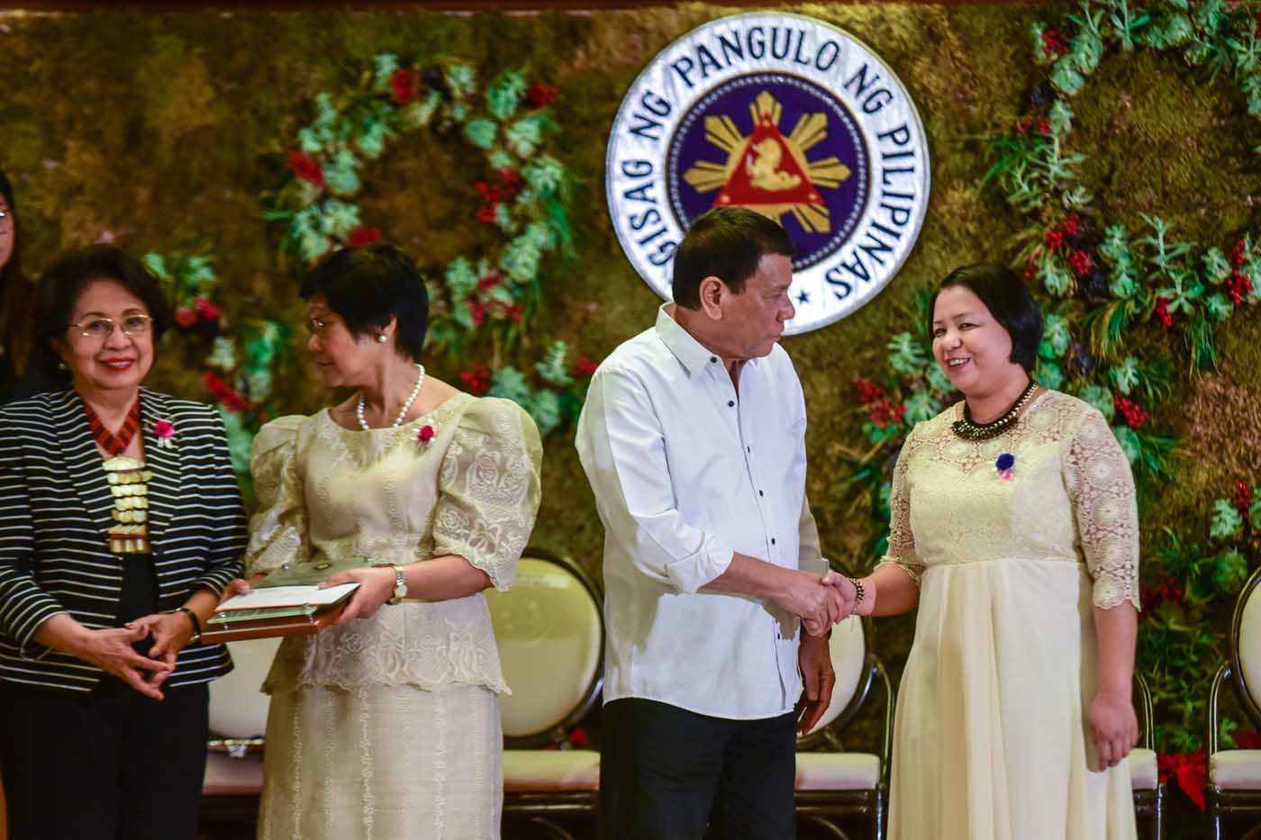 President Rodrigo Duterte with team leader Cindy Salimbagat  
