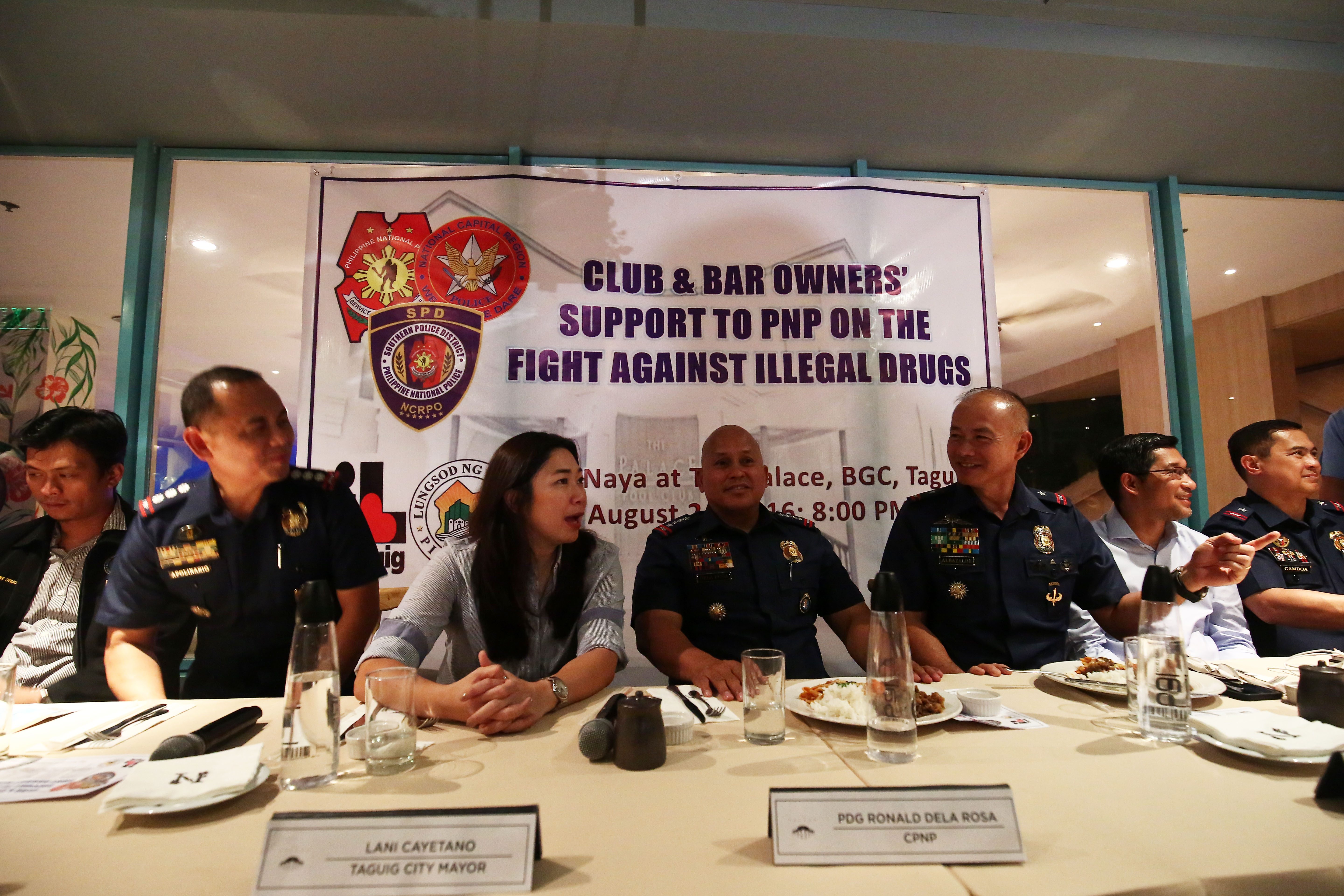 WAR ON DRUGS. PNP chief Director General Roland dela Rosa, Taguig City Mayor Lani Cayetano, and top officials of the PNP on August 24, 2016. Photo by Ben Nabong/Rappler 