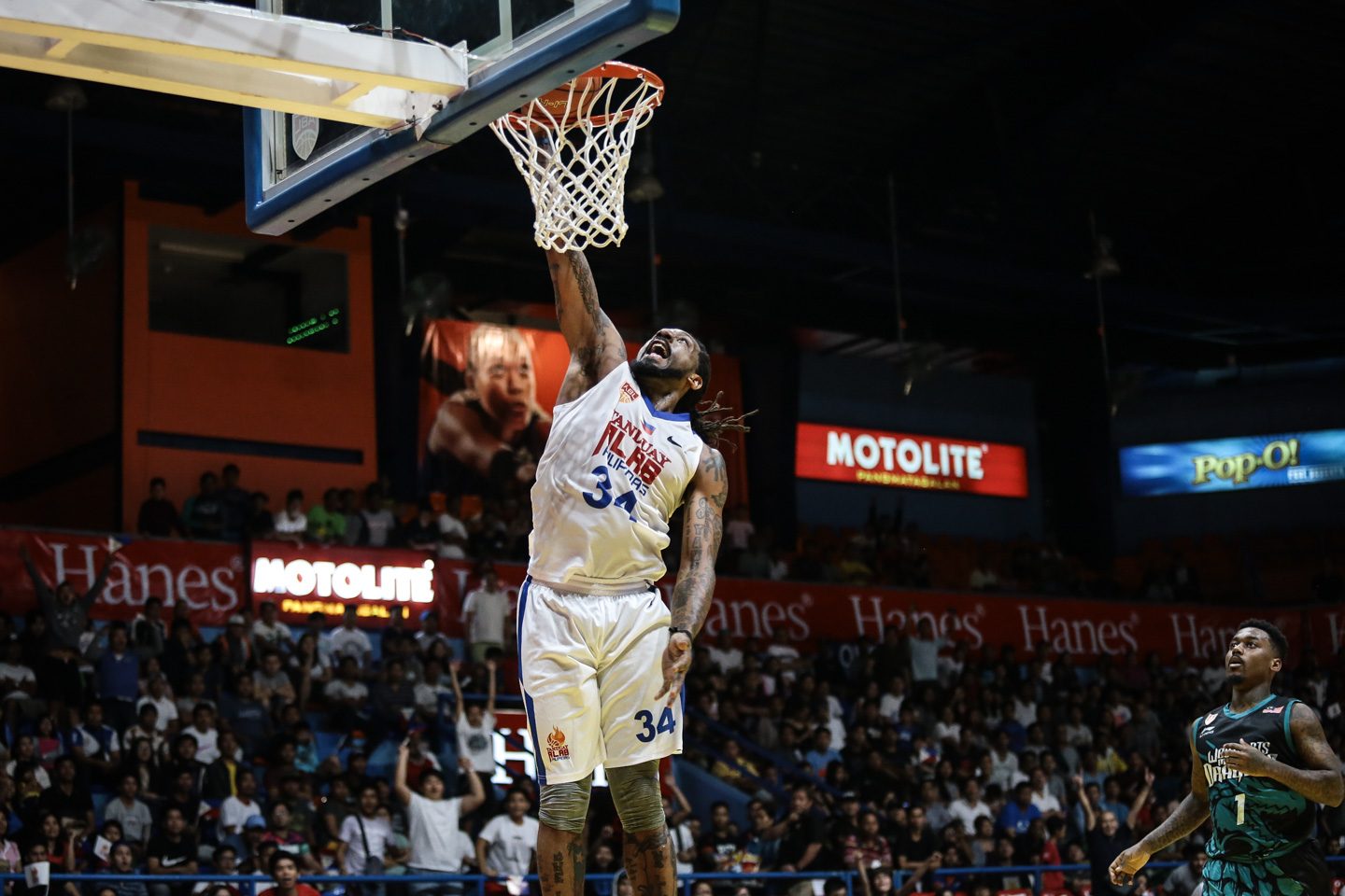 SLAM. Balkman shows the crowd why he is one of the prized recruits of Alab Pilipinas. Photo by Josh Albelda/Rappler 