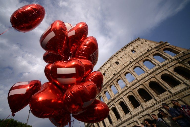 Italy issues green light for gay civil unions
