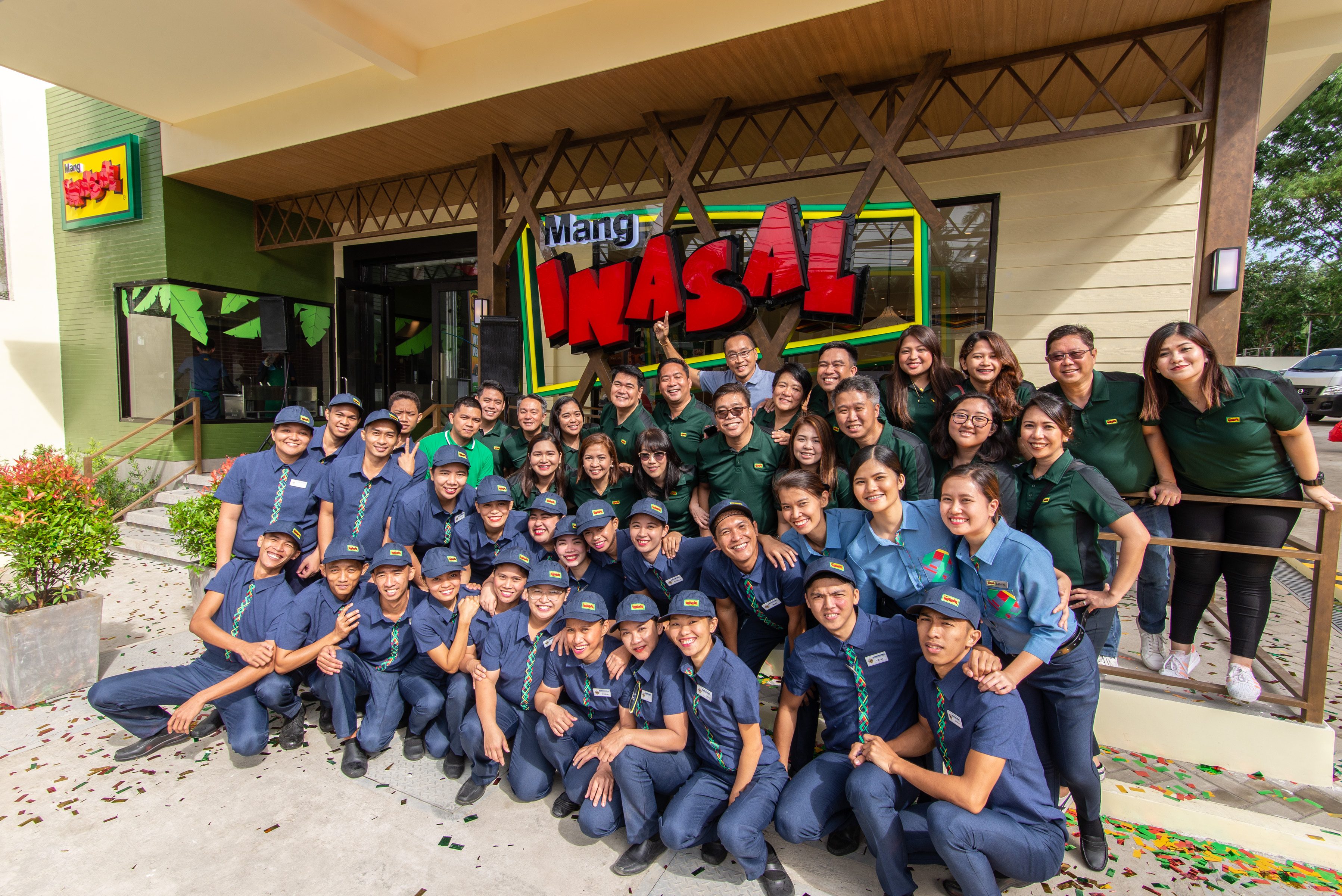 Team Mang Inasal is ready to serve customers 