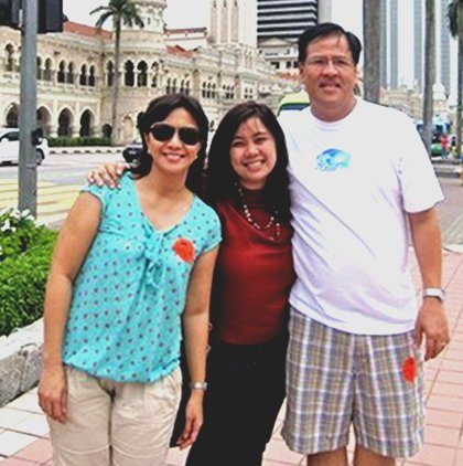HER INSPIRATION. Aika Robredo with parents Leni and Jesse Robredo during a recent trip abroad. [Photo from Aika Robredo's Facebook page.]