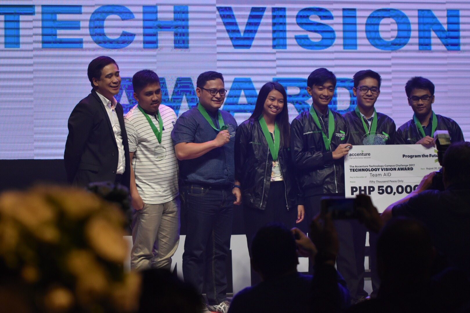 TECH VISION AWARD. Team AID from the University of San Carlos won P50,000 for their efforts in applying technology trends to their app.  