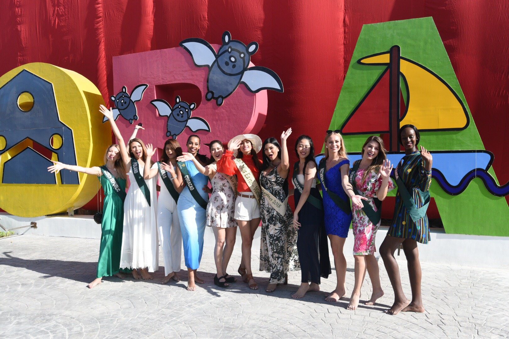 GUESTS. Representatives from Miss Earth arrive at Cagban port for Boracay's official opening on October 26, 2018. Photo by Alecs Ongcal/Rappler 