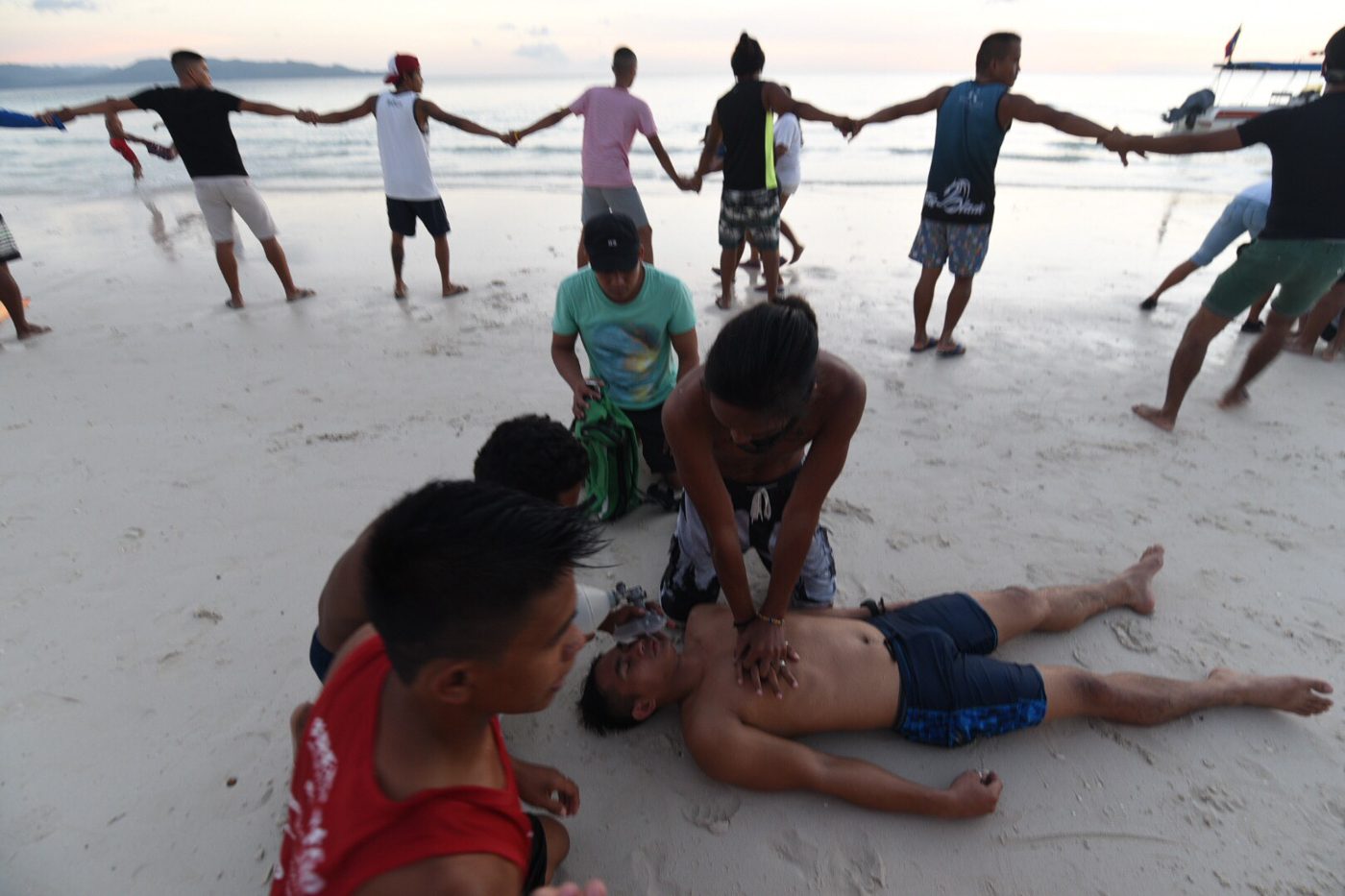 DEAD OR ALIVE? Different emergency scenarios are simulated in Boracay. Photo by Alecs Ongcal/Rappler
   