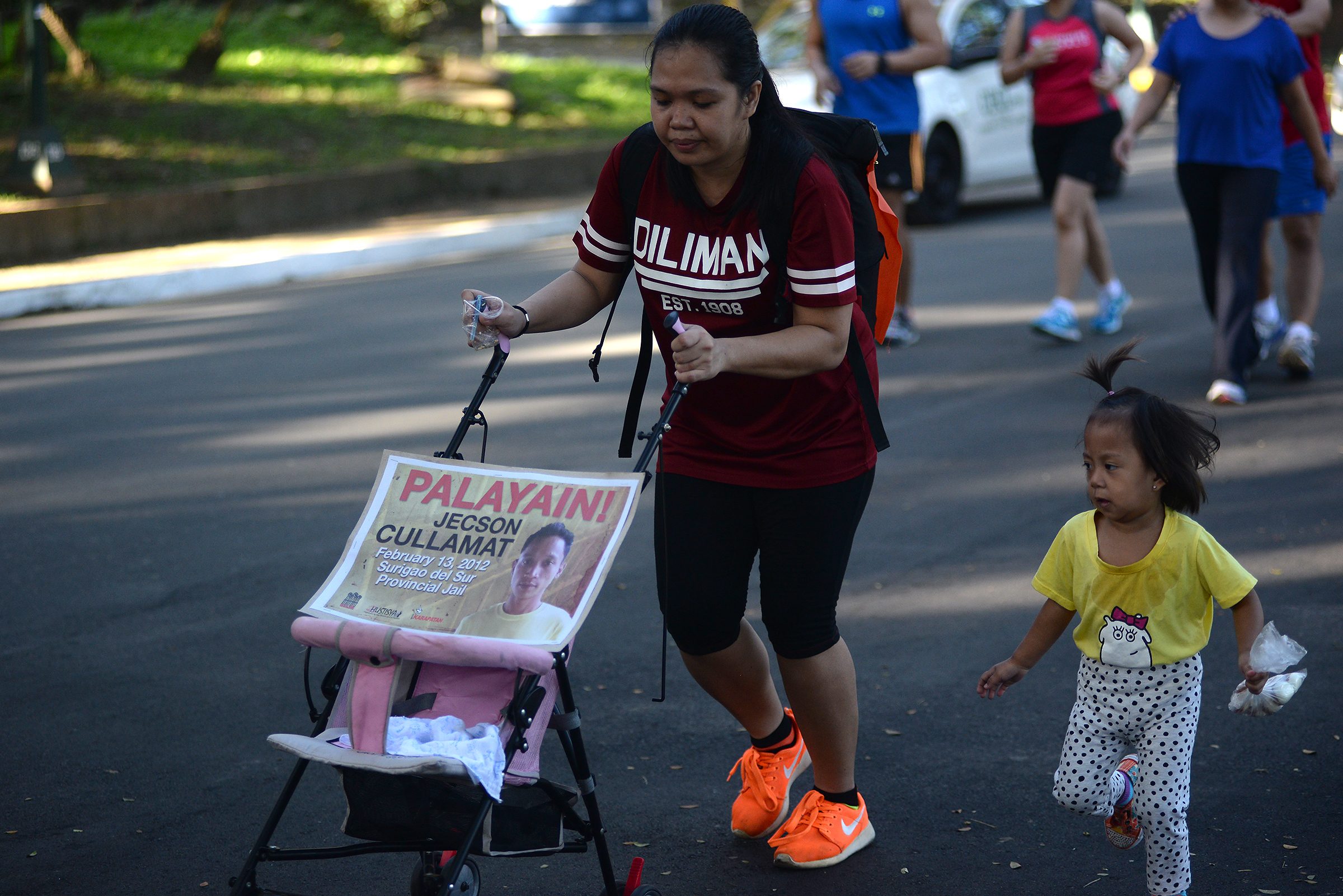 IN PHOTOS: Relatives of political prisoners run for freedom