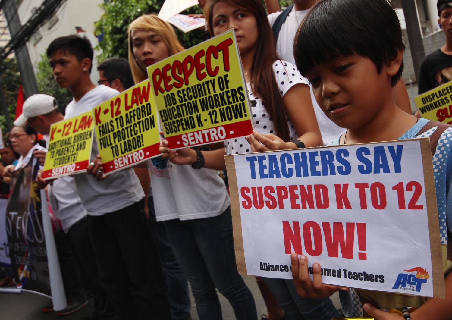 Labor council under Office of the President wants K to 12 suspended