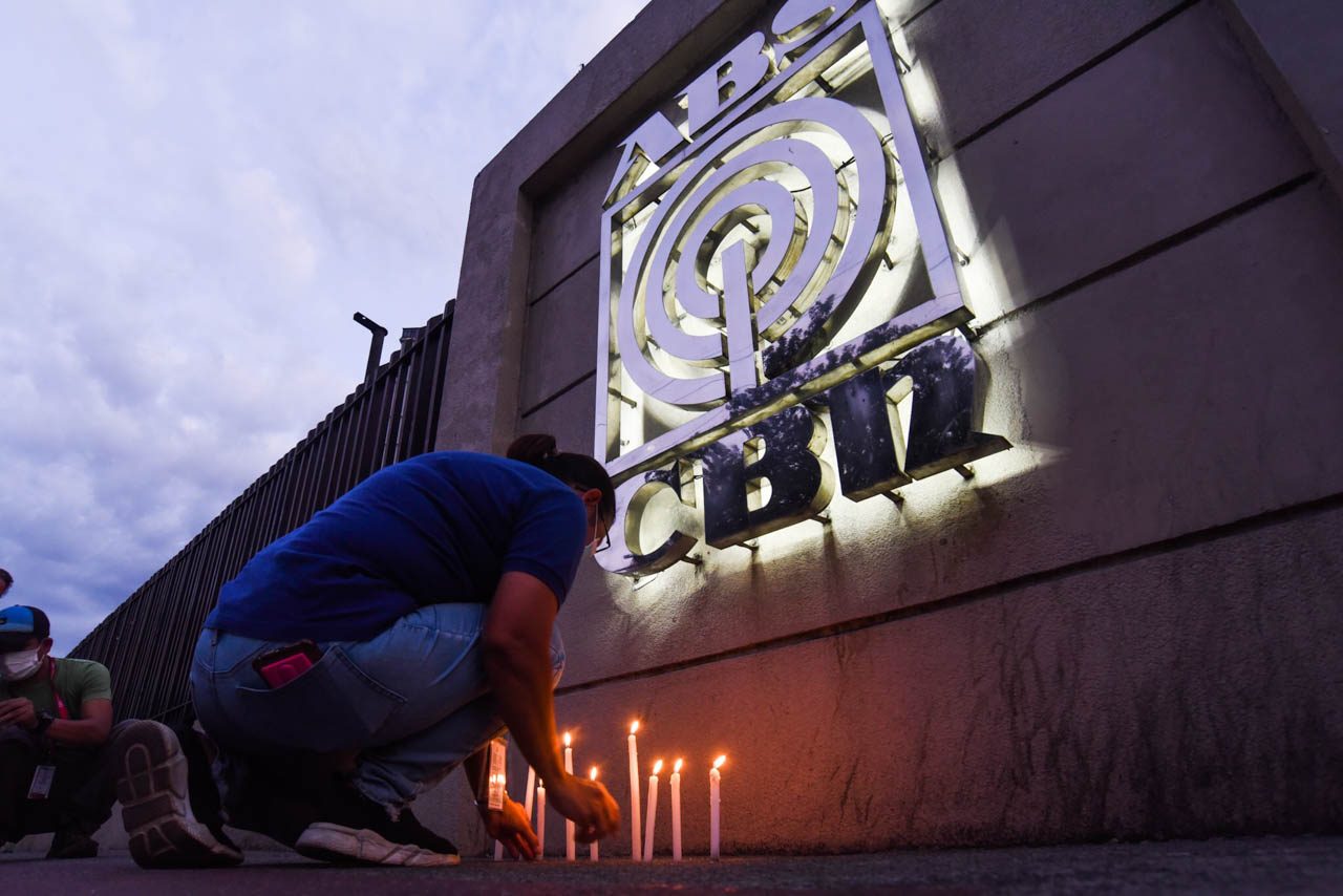 13 senators urge NTC to reconsider ABS-CBN shutdown order