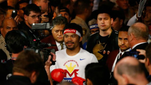 Jimmy Kimmel joins in Manny Pacquiao’s entourage
