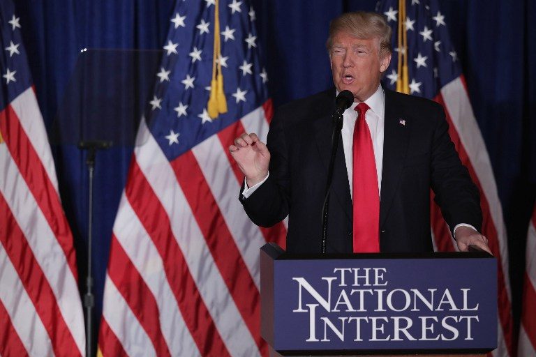 Kandidat Presiden AS dari Partai Republik, Donald Trump, saat berpidato tentang kebijakan luar negeri AS di Hotel Mayflower pada 27 April 2016, Washington DC. Foto oleh Chip Somodevilla/AFP
 