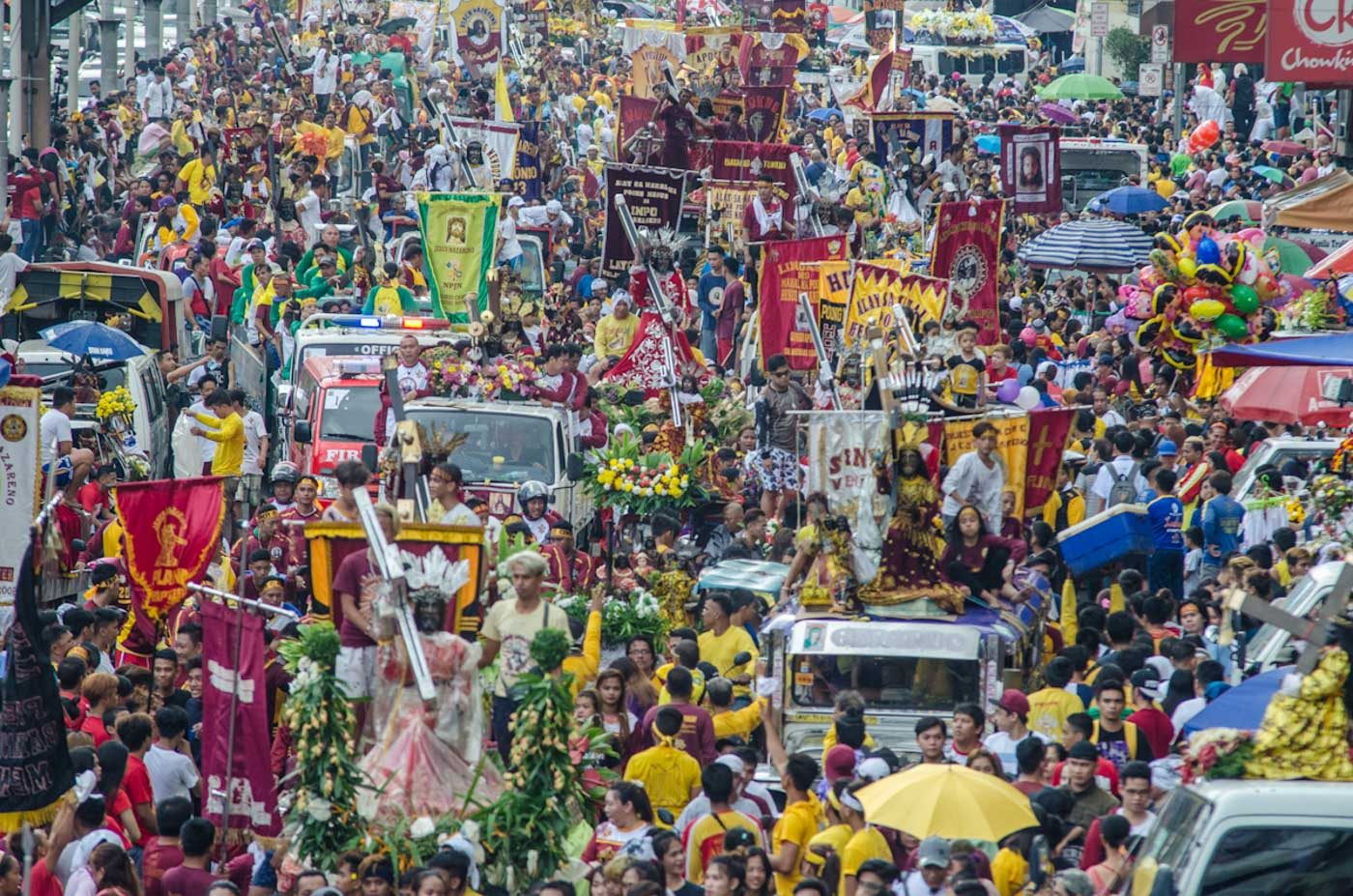 WATCH: Black Nazarene devotees seek blessings during procession of replicas