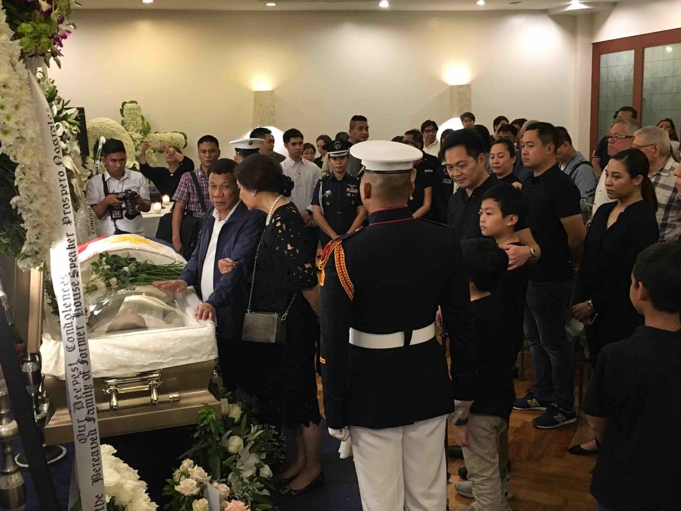 PAYING HIS RESPECTS. President Rodrigo Duterte condoles with members of the Nograles family at Heritage Park in Taguig City. Photo from Office of the Cabinet Secretary 