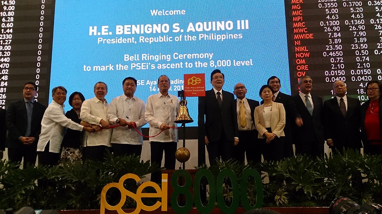 Aquino rings in PSE celebrations