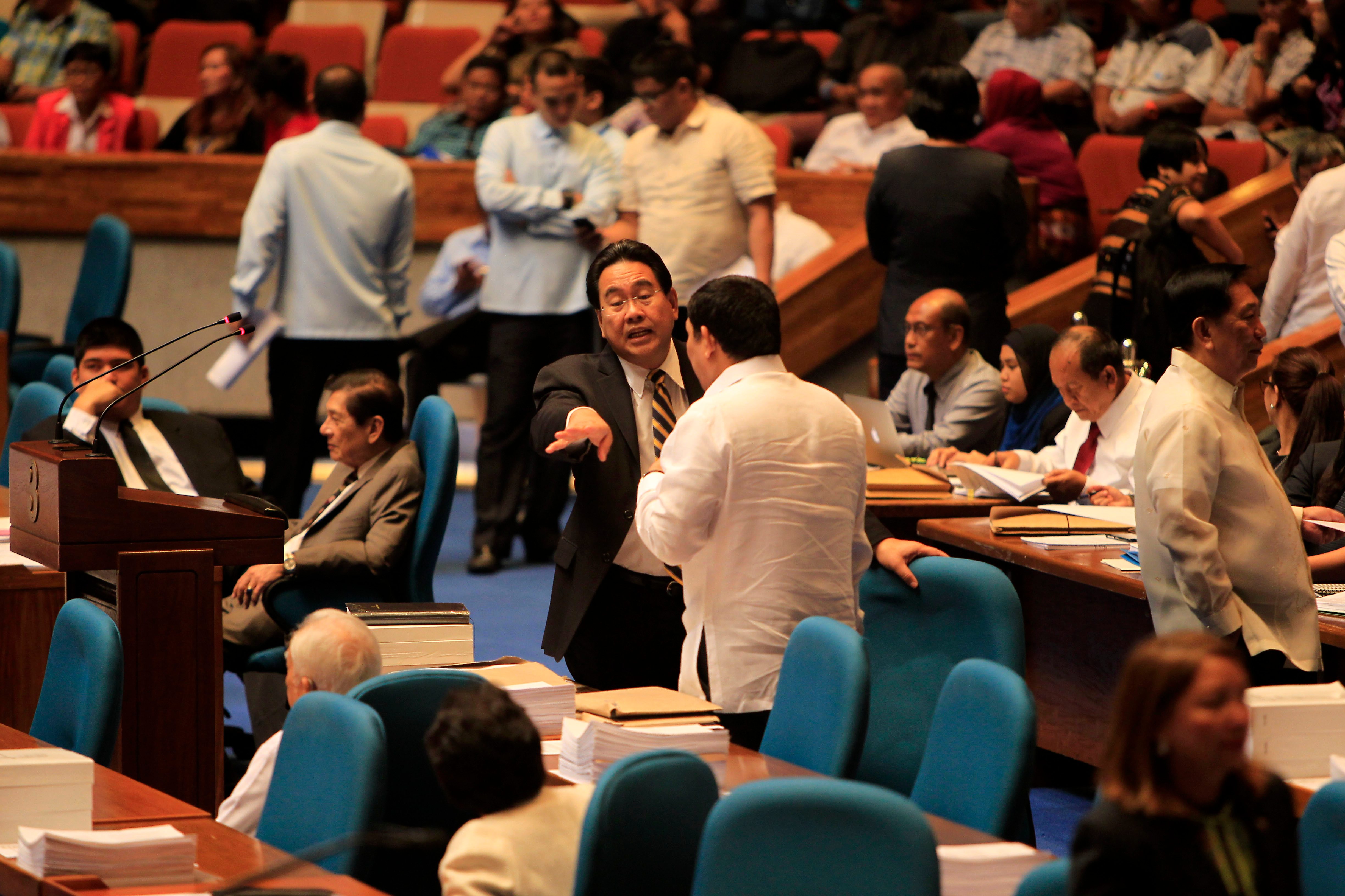 DEBATES. House ad hoc committee chair, Cagayan De Oro representative Rufus Rodriguez, gets ready as the House opens the period of interpellation on the Bangsamoro Basic Law at the second regular session of the 16th Congress at the House of Representatives in Quezon City on Tuesday, June 2. Photo by Ben Nabong/Rappler 